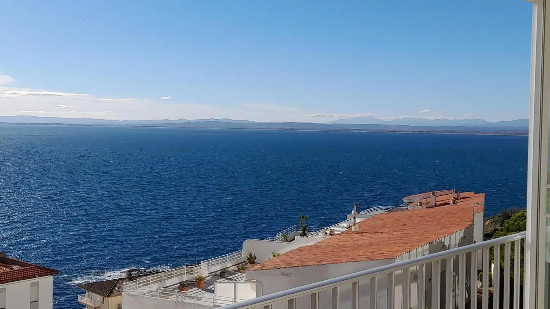 3353 - Bellezza III 2- B3, Fantastico Apartamento Con Vistas Inmejorables Orientacion Sur,Al Mar, Cerca Del Camino De Ronda Y Del Castillo Trinitat. - Es-258-27 Roses